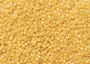 Бисер Япония MIYUKI Delica цилиндрический 11/0 5 г DB2102 банан непрозрачный прочное покрытие